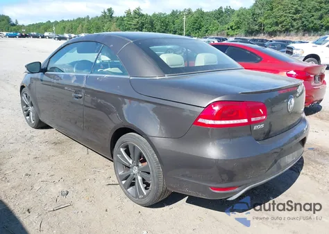 2013 Volkswagen Eos Lux z USA, uszkodzony, nr VIN WVWFW8AH0DV009334
